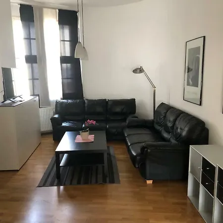 Apartament Mitten In *